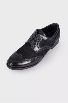 Brogues combined with lace