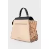 Trapezoidal bag in leather