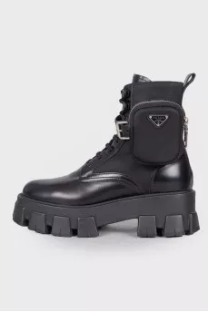 Monolith boots