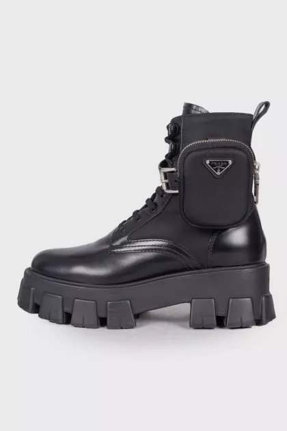 Monolith boots