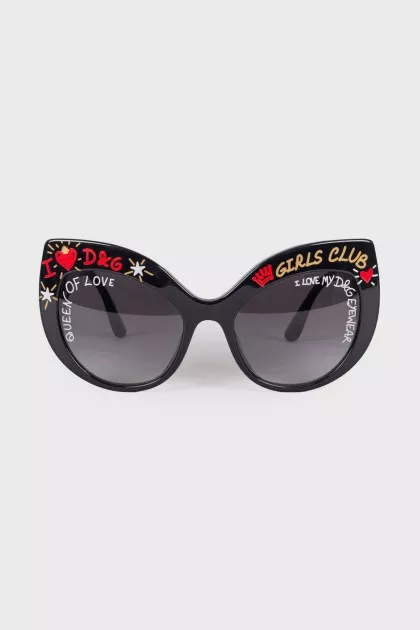 Black print sunglasses