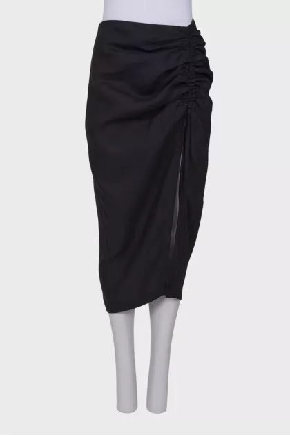 Linen skirt with slit