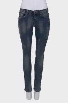 Jeans with rhinestones on the pocket