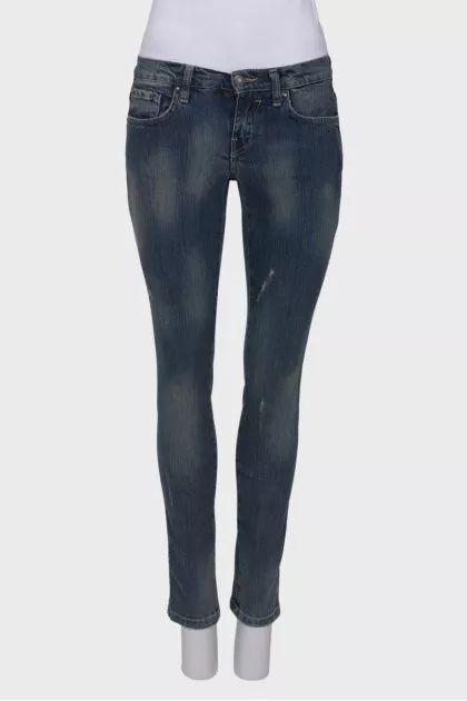 Jeans with rhinestones on the pocket