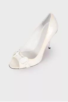 White shoes with yellow gradient