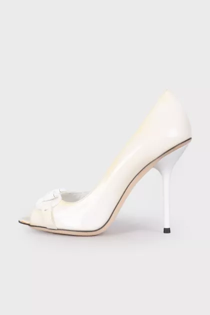 White shoes with yellow gradient