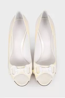 White shoes with yellow gradient