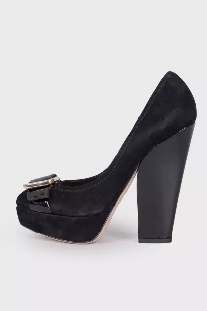 Chunky suede pumps