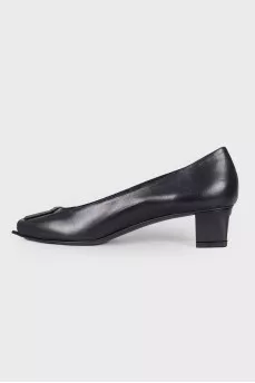 Decorated black leather shoes