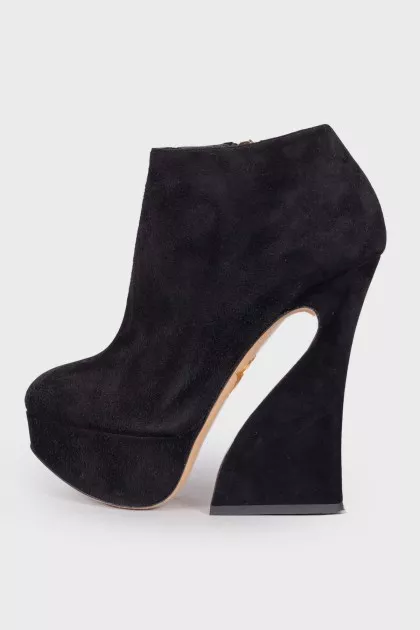 Suede ankle boots with figured heels