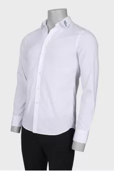 Men's shirt with embroidery on the collar