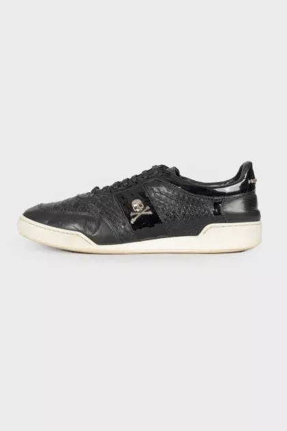 Men's black leather sneakers