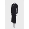 Dress with stripes on the sleeves