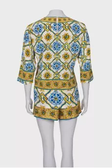 Silk suit in blue and yellow print