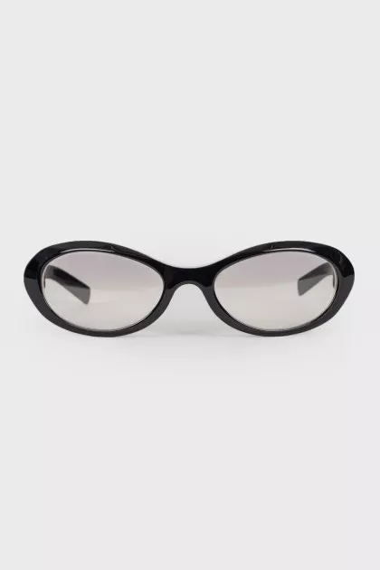 Black glasses with embossed temples