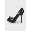 Peep-toe leather pumps
