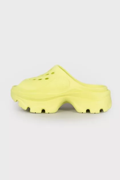 Light green massive slippers