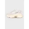 Білі кросівки Triple S
