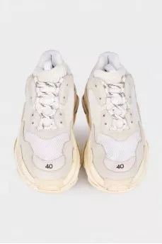 Білі кросівки Triple S