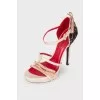 Lacquered sandals with lace