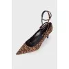 Suede pumps in animal print