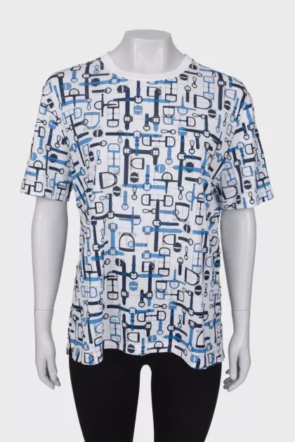 White T-shirt in blue print