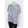 White T-shirt in blue print