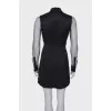 Dress close-fitting in the waist with mesh