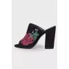Suede sandals with embroidery