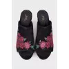 Suede sandals with embroidery