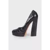 Embossed leather shoes