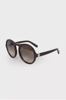 Brown sunglasses