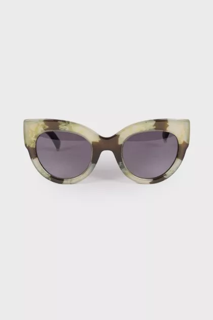 Sunglasses in floral print