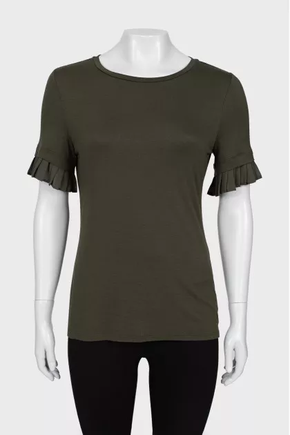 Green t-shirt with ruffles