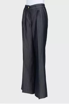 Gray trousers with pockets