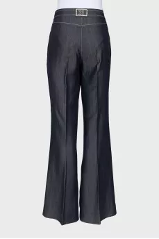 Gray trousers with pockets