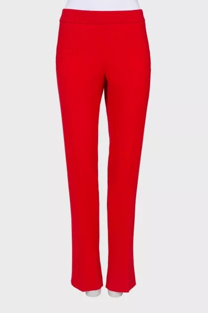 Red trousers with pockets