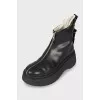 Leather boots with zip