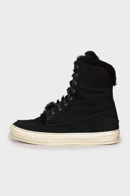 Insulated leather boots