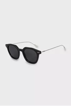 Sunglasses with metal temples