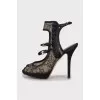 Sandals with lace