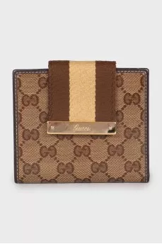 Wallet in print with brand logo