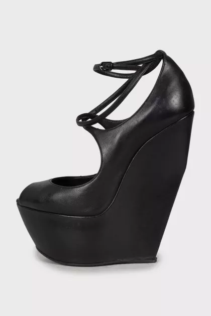 Black wedge shoes