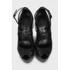 Black wedge shoes