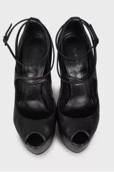 Black wedge shoes