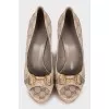 Textile shoes with wooden soles