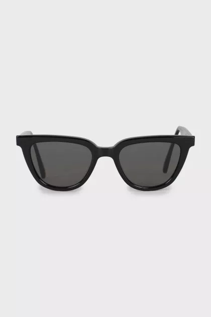 Sunglasses with long arms