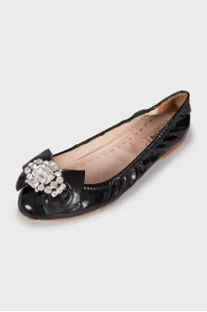 Decorated lacquer ballet flats