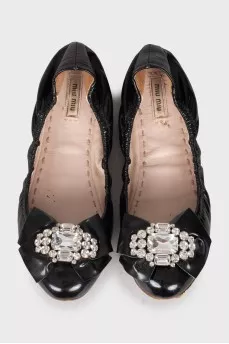 Decorated lacquer ballet flats