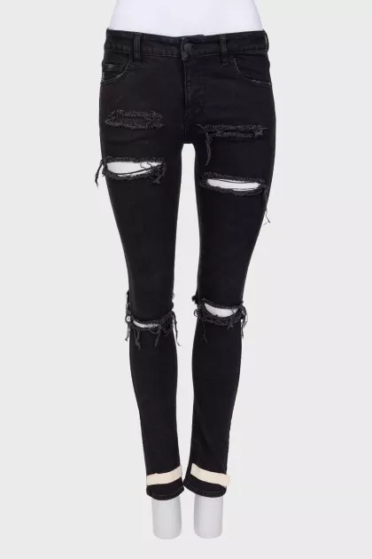 Ripped low-rise jeans